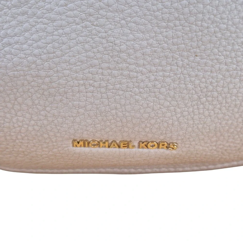 Michael Kors Bedford Large Pebbled Leather Hobo Bag Taupe Gold Hardware Tassel - Picture 3 of 9